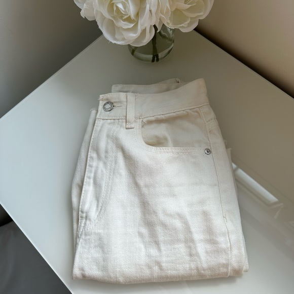 Pretty Little Thing Ripped White Jeans - Picture 1 of 3